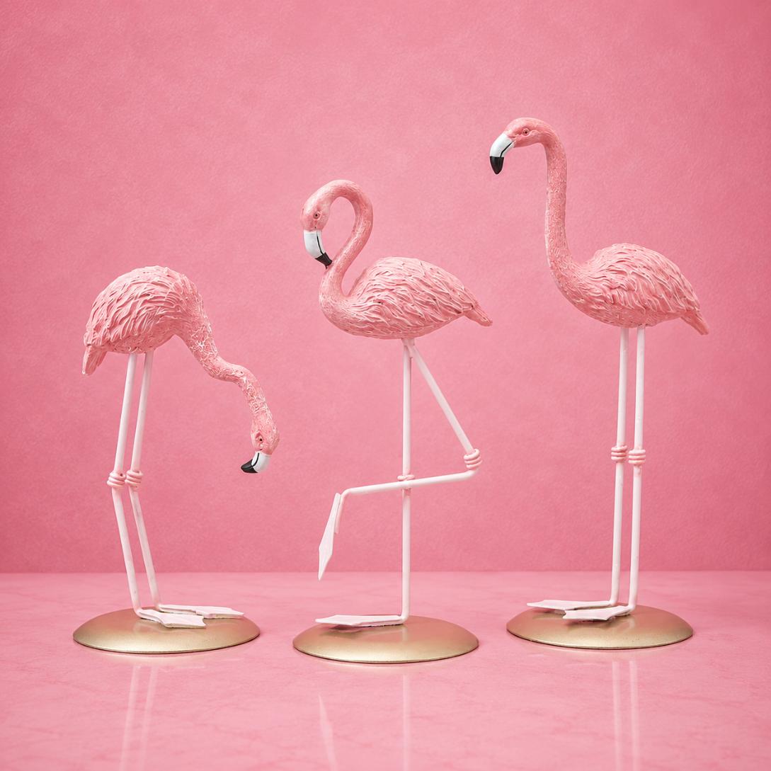 Pink Flamingo Decorative Figurine – Resin Desk & Home Decor Ornament